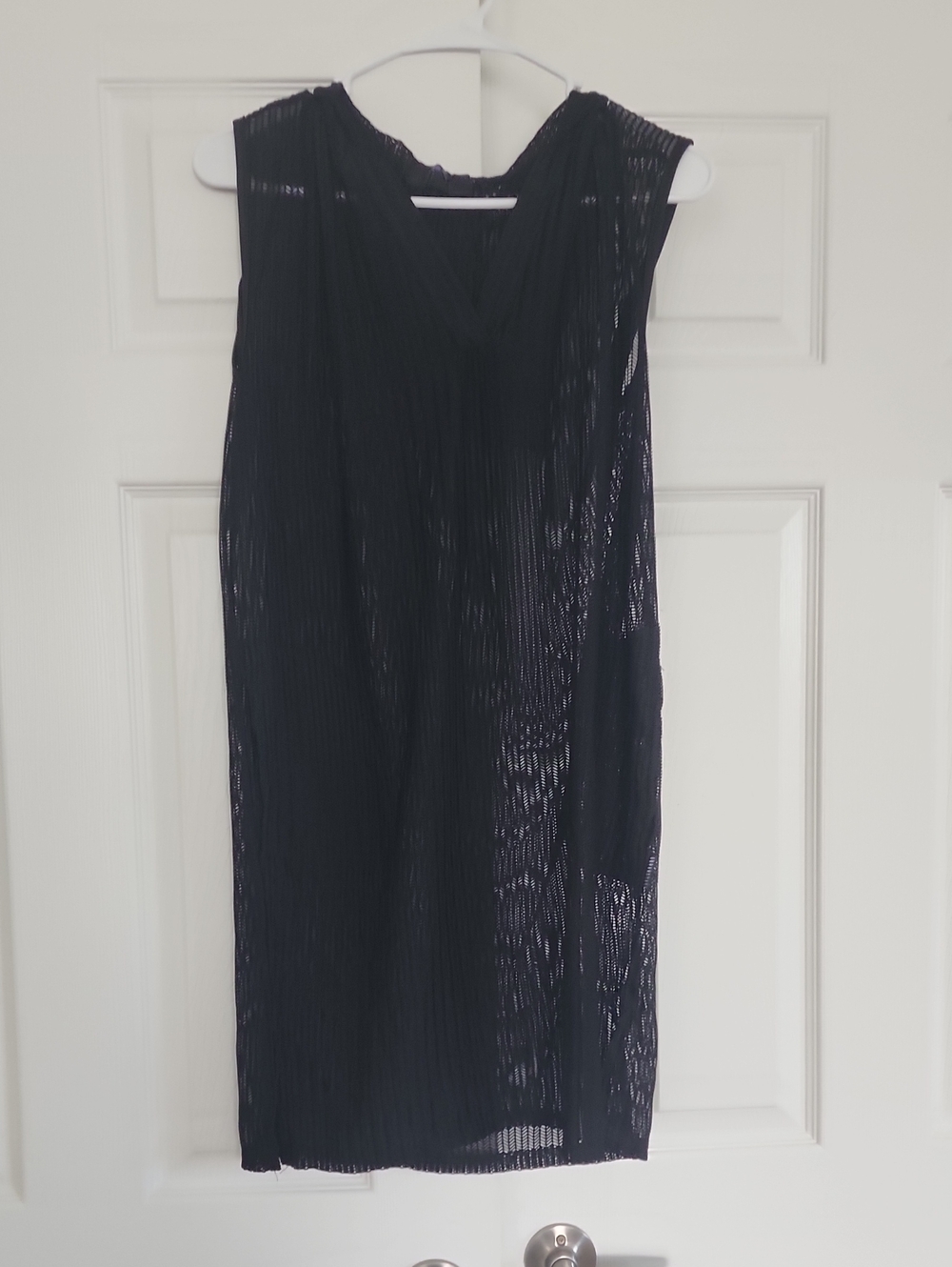 Women's Black Sleeveless Pleated Shift Dress